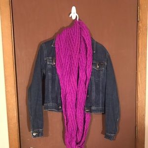 Super cute knit scarf ❄️